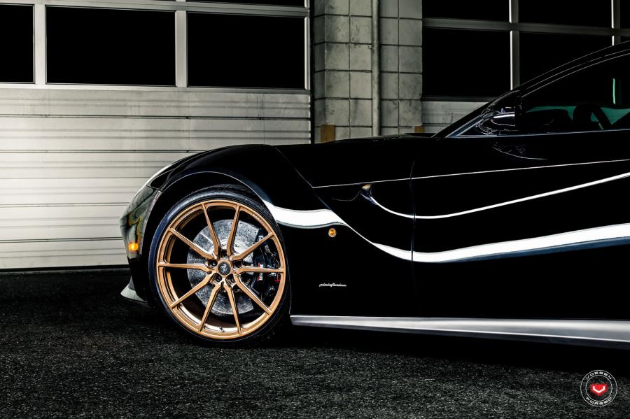 Детали экстерьера Ferrari F12berlinetta on Vossen Wheels (M-X2) 2019 года  (фото 14 из 15)